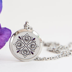 Four heart clover Aromatherapy/ Essential Oil Diffuser locket necklace